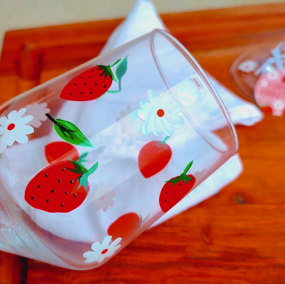 Prima Set of 4, Lg (9.5" ), 24oz Hand Painted Strawberry Wine Glass Goblets, NWT - Picture 8 of 9